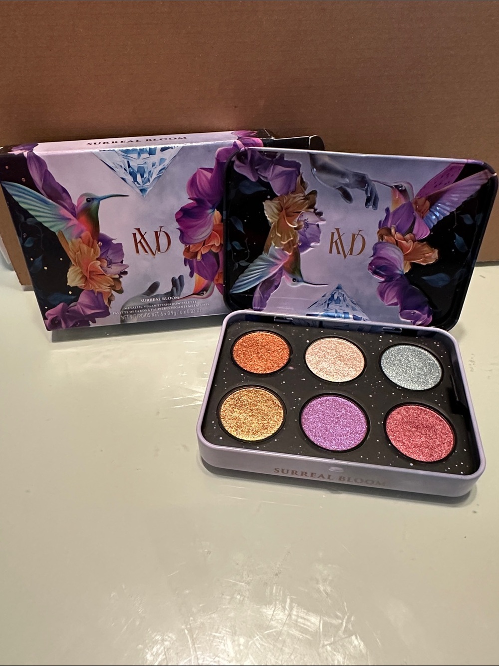 Surreal Bloom 6-Color Shimmer Eyeshadow Palette -